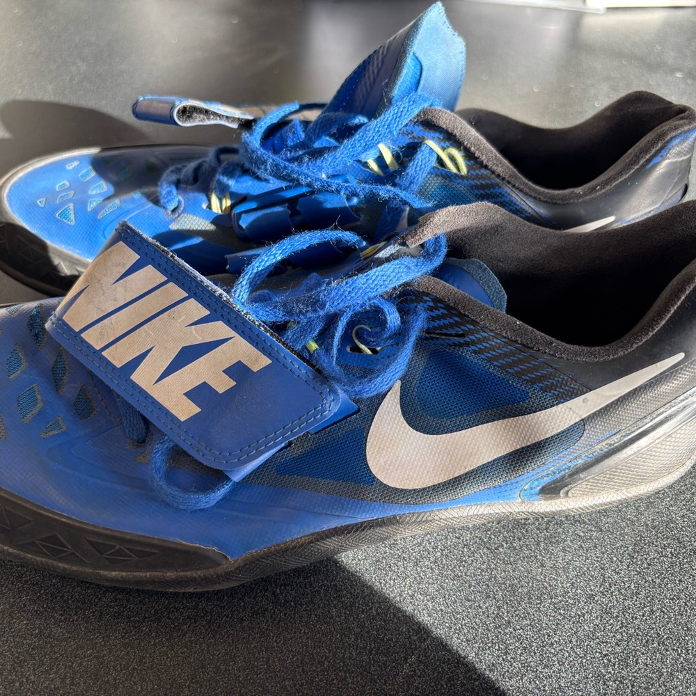 Nike Blue Athletic Throwing Shoes